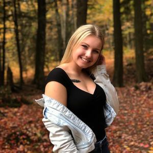 Meet your Posher, Abby
